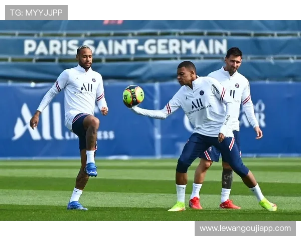 梅西联手内马尔助巴黎逆转战胜马竞晋级欧冠八强