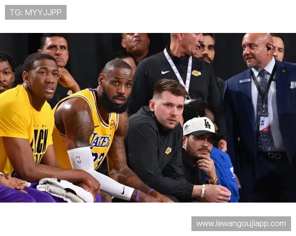 湖人核心状态回暖引领连胜 詹姆斯带队冲击季后赛排名